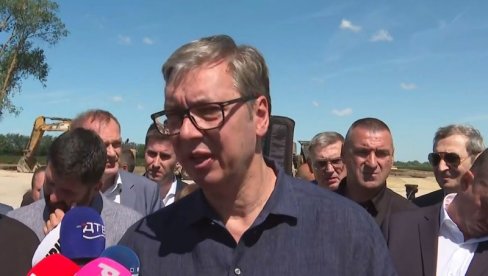 ВУЧИЋ О ЗАБРАНИ УЛАСКА ВУЧИЋЕВИЋУ У ЦРНУ ГОРУ: Бране Србима улаз, па шаљу хиљаде људи на протесте овде