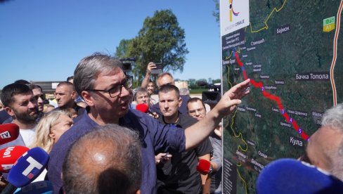 ВУЧИЋ: Градња брзе саобраћајнице Осмех Војводине од великог значаја за север Србије
