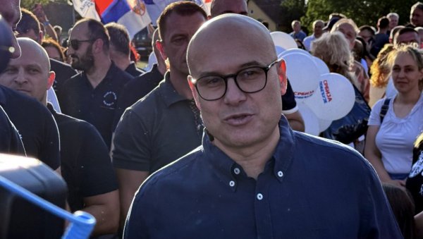 БЛОКАДЕРИ РАЗОТКРИВЕНИ! Вучевић поручио: Студентска листа без студената, све је сада јасно (ФОТО)
