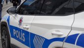 АУТОМОБИЛ СЕ СУРВАО У ПРОВАЛИЈУ: Тешка саобраћајна несрећа у популарном туристичком месту, има мртвих, а међу повређенима је и трудница