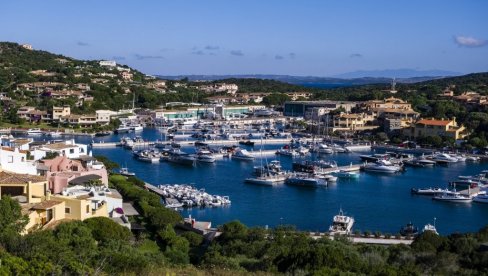 OD „FIĆE“ I PARADAJZ-TURIZMA DO APLIKACIJA I OL-INKLUZIVA: Kako smo nekada osvajali Jadran, a gde letujemo danas