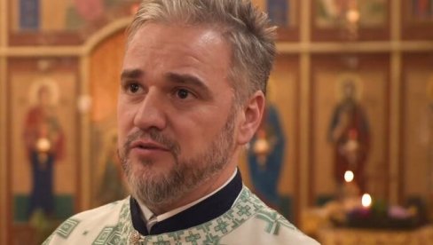АМЕРИКА ВАПИ ЗА ПРАВОСЛАВЉЕМ Отац Александар Петровић у Чикагу чини чуда, у његовој цркви странци и муслимани масовно мењају веру