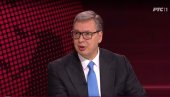 NEKA UMETNICA KOJA PODRŽAVA BLOKADERE TRAŽILA JE DA SE STARIJIMA UKINE PRAVO GLASA Vučić pozvao na ujedinjenje - Svi su jednaki