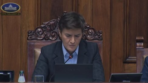 NI OFICIR, NI DŽENTLMEN, NI ČOVEK Nakon penzionera, na meti blokadera sada žene - Brnabić im očitala lekciju (VIDEO)