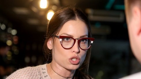 НЕМОЈ ДА СЕ ПРАВИШ ЛУДА! Мирка побегла од колегинице, јавне прозивке на сету