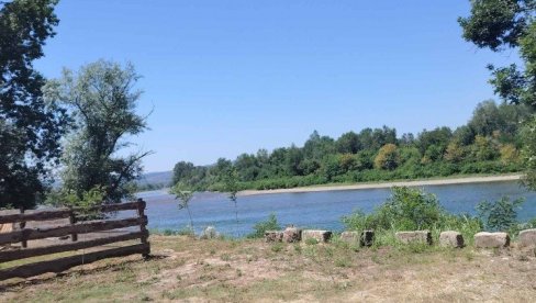 УЖАС У СРЕБРЕНИЦИ: Тело Србина пронађено на њиви поред Дрине (ФОТО)