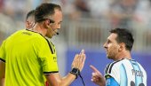 NEMOJTE DA ME NE POŠTUJETE Besni Mesi u raspravi sa sudijom obeležio duel Argentina - Švajcarska
