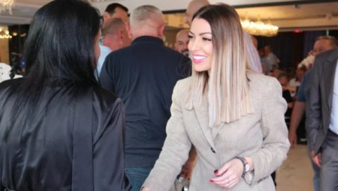 SAMO JEDINSTVENI MOŽEMO NASTAVITI PUTEM NAPRETKA Mesarović poručila iz Blaca da Srbija brine o svakom čoveku i svakom mestu