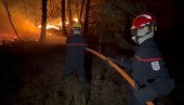 POŽAR OPUSTOŠIO 800 HEKTARA ŠUME, UGROŽENO 1.000 LJUDI: Dramatični snimci vatrene buktinje nedaleko od Pariza (VIDEO)