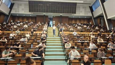 TREĆI ROK ZA UPIS U SREDNJE ŠKOLE 21. AVGUSTA: Ministarstvo priprema opsežne reforme
