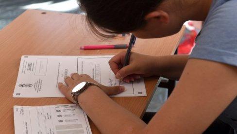ОВЕ ДВЕ СРЕДЊЕ ШКОЛЕ НАЈПОПУЛАРНИЈЕ: Опало интересовање за до сада најатрактивнију професију - ово су резултати уписа