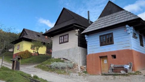 СЕЛО У КОЈЕМ ЖИВИ 14 ЉУДИ: Уклоните нас са листе УНЕСКО-а, живот нам се претворио у пакао због туриста