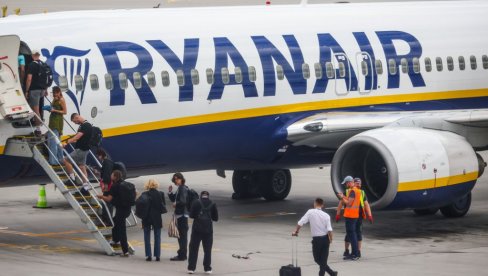 МИСТЕРИЈА ИНЦИДЕНТА НА ЛЕТУ РАЈАНЕРА: Страно тело изазвало квар који је замало убио Србина