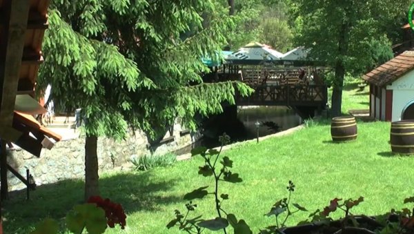 СКРИВЕНА СРПСКА БАЊА У КОЈОЈ СУ СЕ ЛЕЧИЛИ КРАЉЕВИ: Вода јој је међу најбољима у Европи