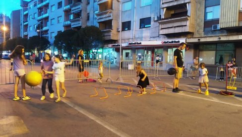 ГЛАВНА УЛИЦА ПОСТАЈЕ ПЕШАЧКА ЗОНА: Улица краља Петра Првог у Параћину од вечерас затворена за саобраћај