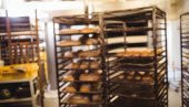 RAD PORED USIJANIH PEĆI NA 40 STEPENI: Evo kako izgleda dan u pekari tokom toplotnog talasa