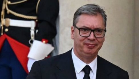 VUČIĆ SE OBRAĆA IZ PARIZA (VIDEO)