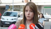 НАСТАВЉЕНО СУЂЕЊЕ АНДРИЈАНИ НЕШИЋ ПО ТУЖБИ КУСТУРИЦЕ: Уредница портала Новости обраћа се испред Првог основног суда (ВИДЕО)