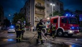 ВЕЛИКИ ПОЖАР У СТАНУ НА ЗВЕЗДАРИ Сумња се да у објекту има заробљених људи