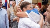 БИТКА ЗА СРБИЈУ СЕ НАСТАВЉА! Брнабићева из Бешке поручила: Народ је уз Вучића, идемо до победе!