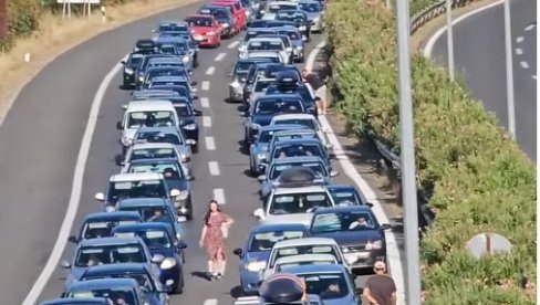 СРБИ ЗАГЛАВЉЕНИ НА ЕВЗОНИЈУ: Почео штрајк грчких цариника - ово су детаљи (ВИДЕО)