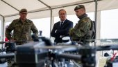 НЕМАЦ НЕ ОДУСТАЈЕ ОД СВОЈИХ НАМЕРА: После пропалог покушаја у мају, Писторијус наставља да вуче Хегсета за рукав