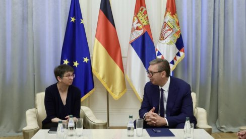 ОПРОШТАЈНИ СУСРЕТ НА АНДРИЋЕВОМ ВЕНЦУ: Вучић примио немачку амбасадорку Анку Конрад