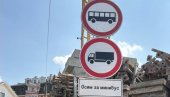 ПРОЛАЗИ 26Л АЛИ И ТЕШКИ ТЕРЕТЊАЦИ: После једнодневне забране, кроз Војводе Влаховића поново иде минибус