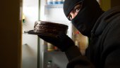 PROVALIO U POSLASTIČARNICU, PA DELIO KOLAČE PROLAZNICIMA: Uhapšen brzom akcijom policije
