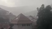 ЦРНО НЕБО НАД СИРИНИЋКОМ ЖУПОМ: Драматични снимци јаког невремена и града (ФОТО/ВИДЕО)
