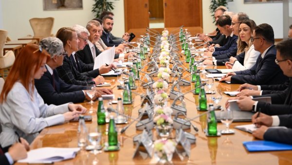 БАБИШ У БЕОГРАДУ: Почео пленарни састанак делегација Србије и Чешке - следи сусрет с председником Вучићем (ФОТО)