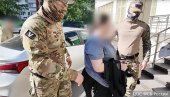 ПОДМЕТНУЛА БОМБУ РУСКОМ БЕЗБЕДЊАКУ: ФСБ објавио снимак хапшења Рускиње (30) усред Москве (ВИДЕО)