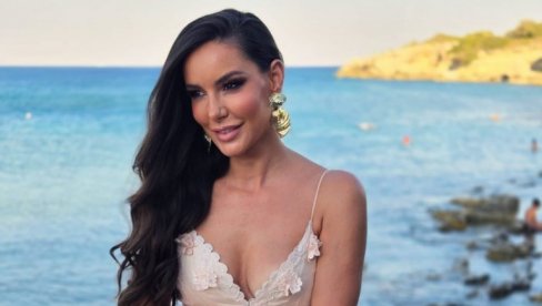 S JESENI POVRATAK NA MALE EKRANE: Katarina Šišmanović zablistala na Rodosu (FOTO)