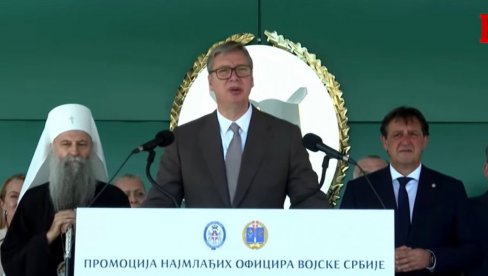 НИШТА СВЕТИЈЕ ОД НАШЕ ОТАЏБИНЕ НЕМАМО: Председник Вучић послао моћну поруку најмлађим официрима