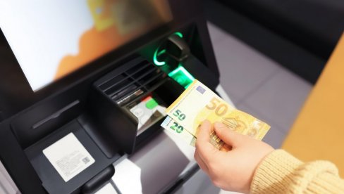 BANKOMAT I LAŽNE NOVČANICE: Provera iza koje se krije čitav niz senzora i tehnologija - Ovako otkriva autentičnost novca!