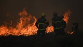 HELIKOPTERI I DRONOVI SE BORE PROTIV VATRENE STIHIJE: Do sada evakuisano preko 200.000 ljudi, situacija dramatična (FOTO)