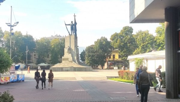 И ДАЉЕ НА ЗАЧЕЉУ: У Краљеву просечна мајска зарада - 101.750 динара