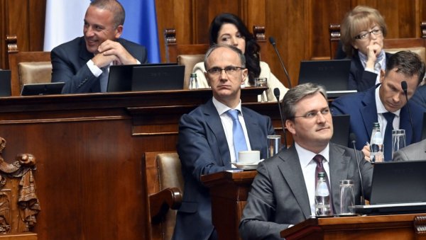 Скупштина није изгласала неповерење Влади