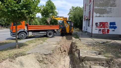РАДОВИ У ЗРЕЊАНИНУ: Почела изградња новог вреловода у насељу Багљаш