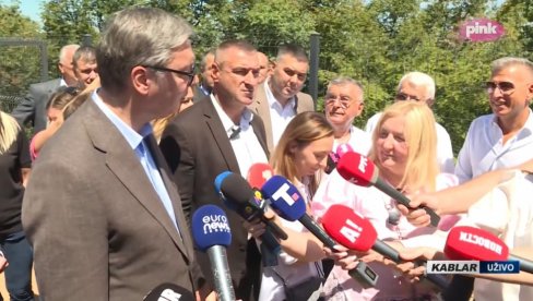 TEROR NEĆE TRAJATI DOVEKA: Vučić o pritiscima na Srbe i manastir Dečani na KiM