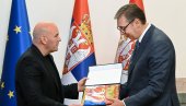 СРБИЈО, ДОЛАЗИМО ПОНОВО! Први човек УФЦ-а све потврдио: Упознао сам сјајног председника!